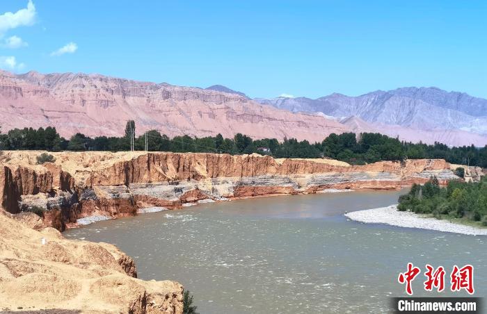 圖為黃河河曲?！埡ｖ?攝