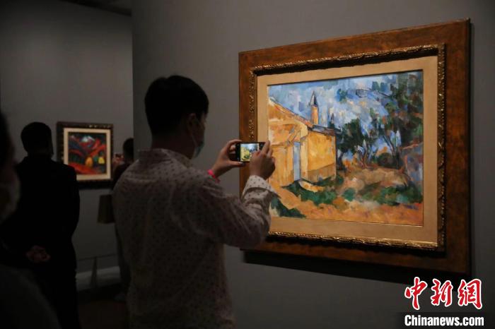 “現(xiàn)代藝術(shù)100年——意大利國家現(xiàn)當(dāng)代美術(shù)館珍藏”藝術(shù)大展?！埡鄠?攝