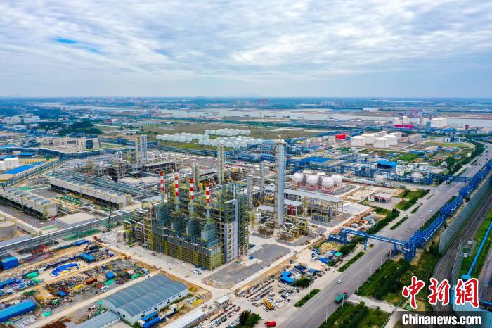 圖為廣西欽州華誼新材料基地?！∽T乃豪 攝