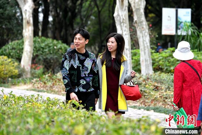 圖為3月15日，張家豪(左)與林佳臻在福建福州金山公園游玩。 <a target='_blank' href='/'><p  align=