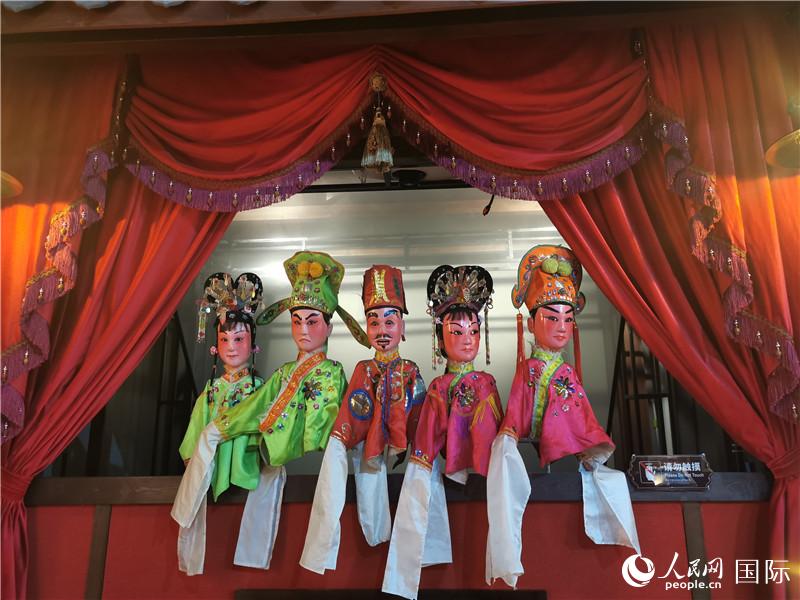 3D公仔戲臺。人民網記者 符園園攝