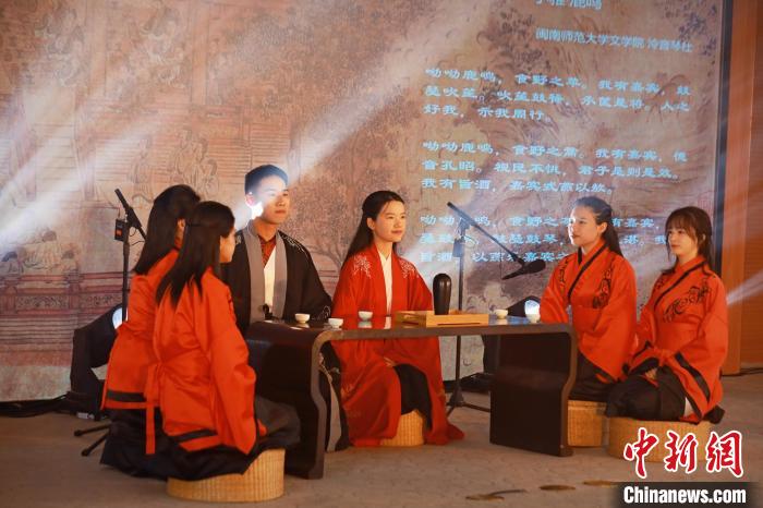 2023年閩南詩歌節(jié)開幕式暨詩歌朗誦會(huì)現(xiàn)場(chǎng)。　閩南師范大學(xué)供圖