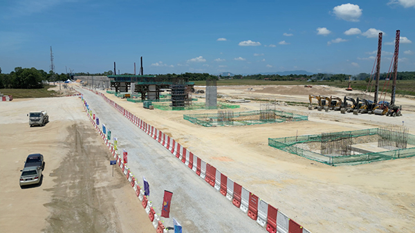 哥打巴魯車站施工現(xiàn)場。中國交通建設(shè)有限公司供圖