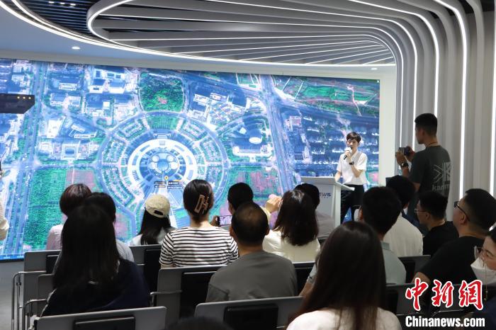 數(shù)字地球技術應用講解?！≈锌菩菆D供圖