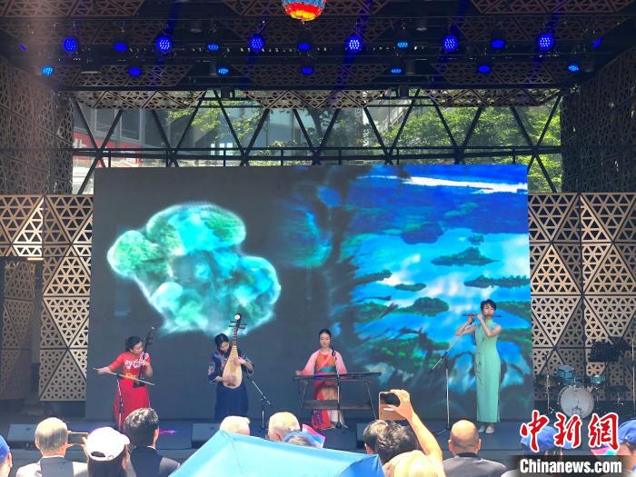 開幕式上舞臺展演之一《水龍吟》?！≈袊v東京旅游辦事處供圖