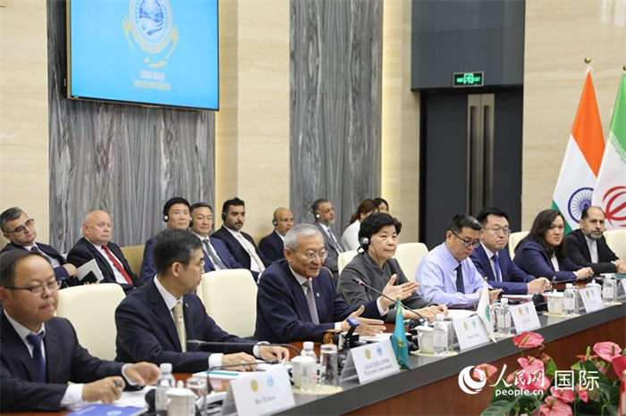 上合組織秘書長張明發(fā)表講話。人民網(wǎng) 俄布拉依攝