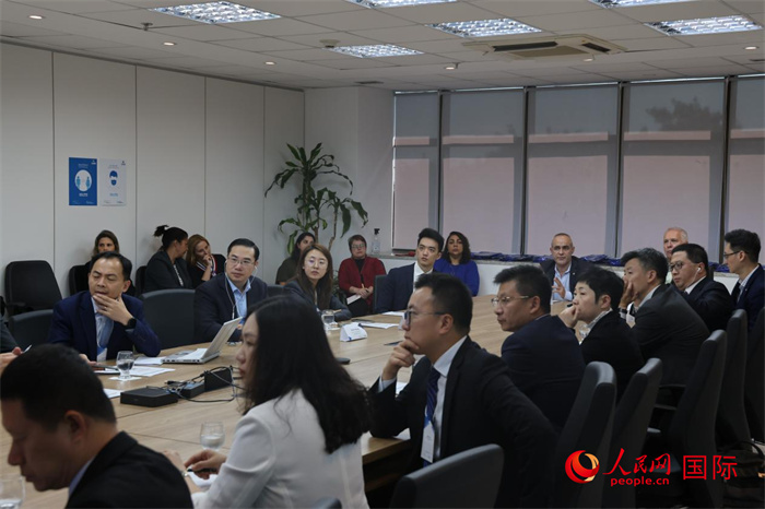 與會代表參與座談交流。人民網(wǎng)記者 時元皓攝