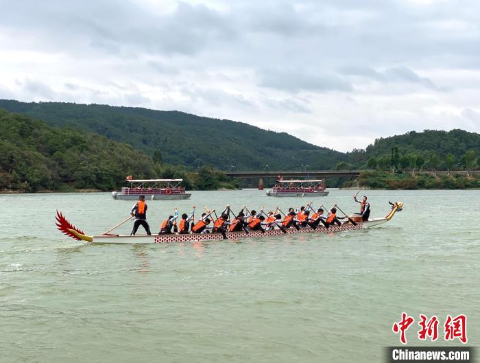 圖為龍舟賽活動?！￡愳o 攝