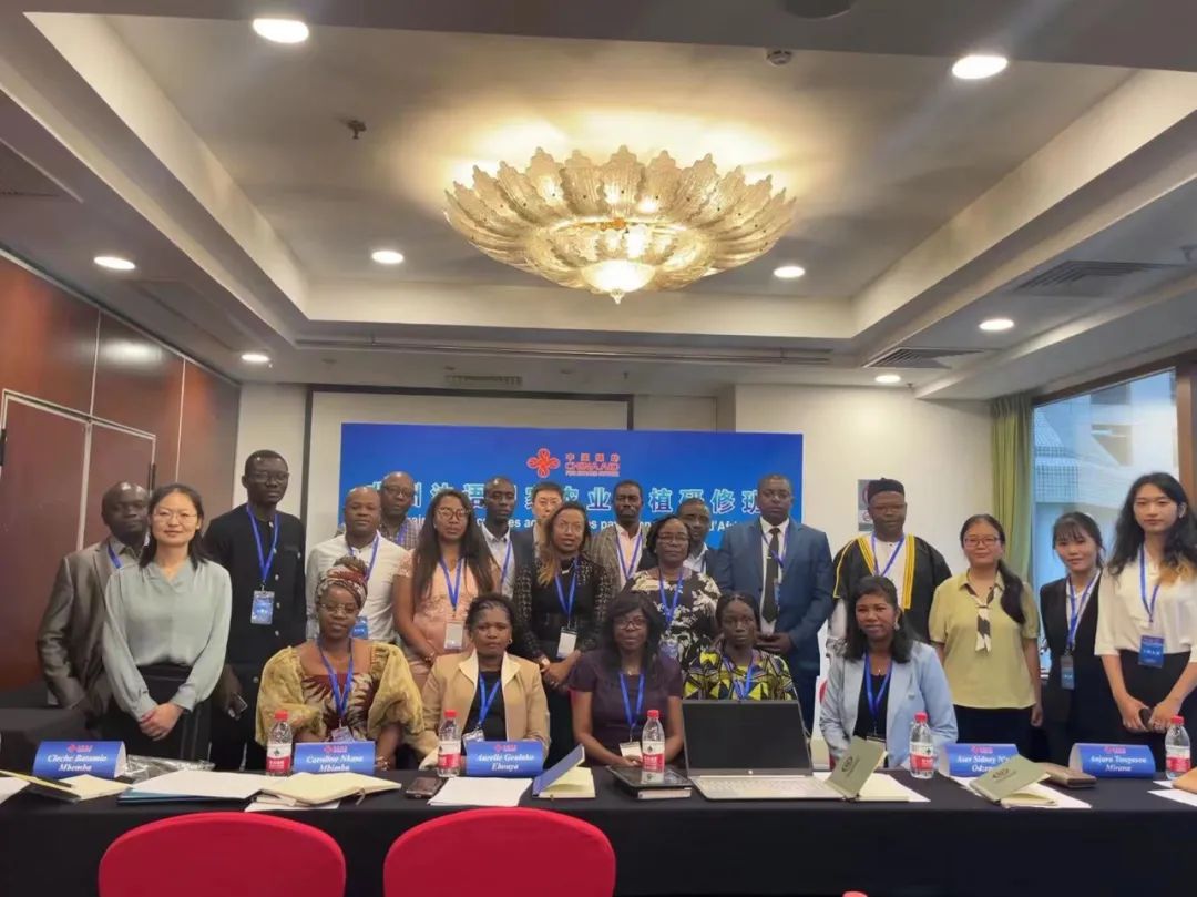 非洲法語國家農(nóng)業(yè)種植研修班學員合影 受訪單位供圖。