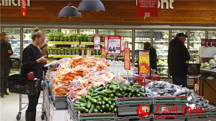 瑞典首都斯德哥爾摩購物超市一瞥。人民網(wǎng)記者 殷淼攝