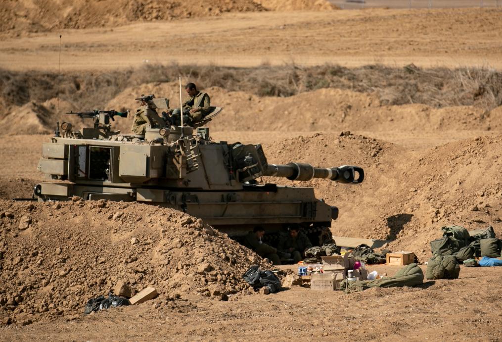 這是10月15日在加沙邊境拍攝的以軍陣地。新華社記者 陳君清 攝