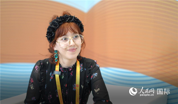 烏拉圭《共和國報(bào)》記者瓦倫蒂娜·加西亞接受人民網(wǎng)記者采訪。人民網(wǎng)記者 王天樂攝