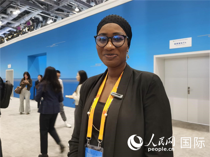 塞內加爾塞內網記者阿瓦·法耶接受人民網采訪。 人民網 孫鴻宇攝