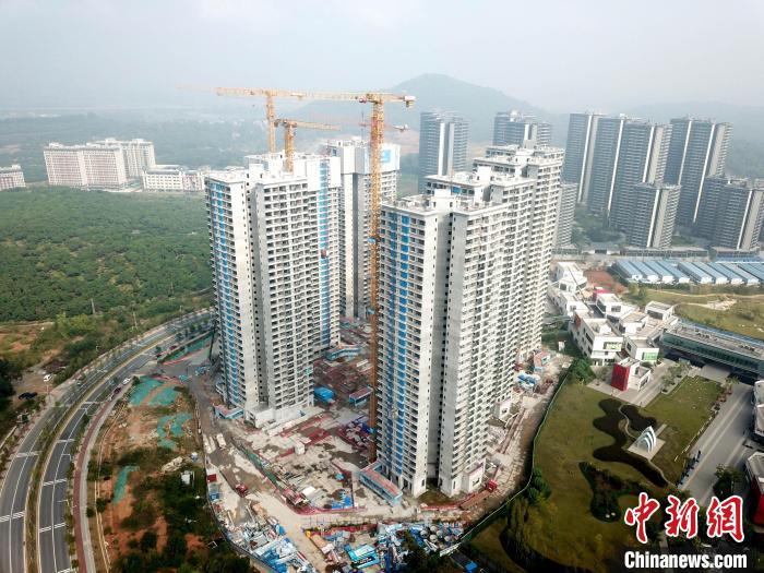 廣州一在建樓盤。 范少鵬 攝