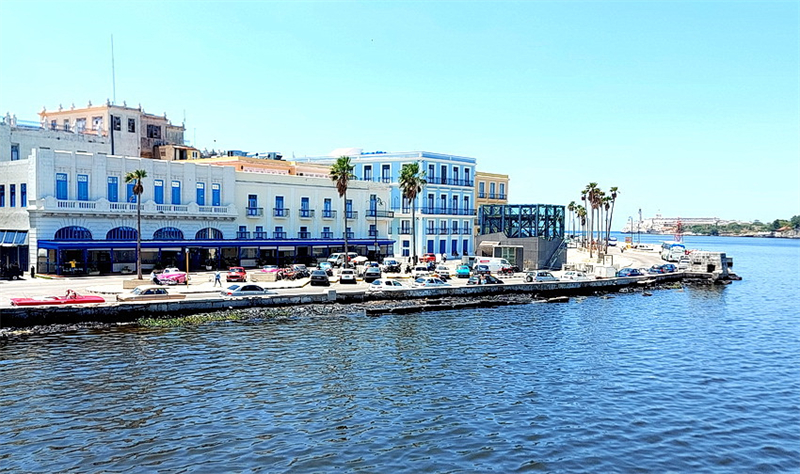 連接哈瓦那新老城區(qū)的海濱大道。于世文攝