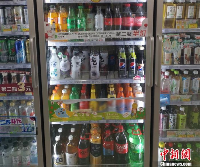 某便利店，最便宜的瓶裝飲料也在4元以上。<a target='_blank' href='/' ><p  align=