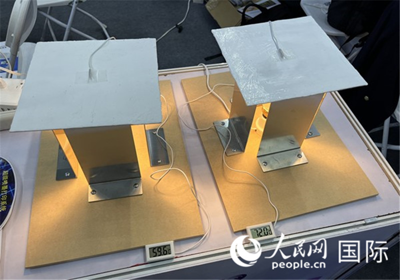 氣凝膠隔熱材料應(yīng)用效果展示。（人民網(wǎng)記者 陳思攝）