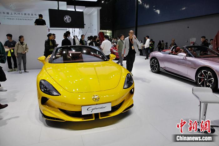 中國(guó)品牌新能源跑車。中新財(cái)經(jīng)記者 葛成 攝