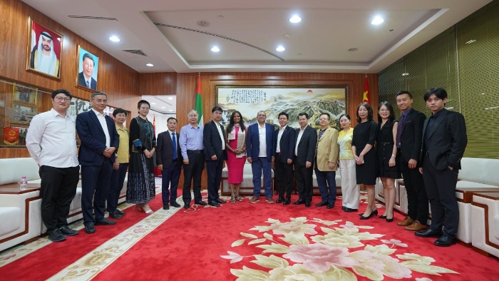 與會(huì)代表合影。阿聯(lián)酋中國和平統(tǒng)一促進(jìn)會(huì)供圖