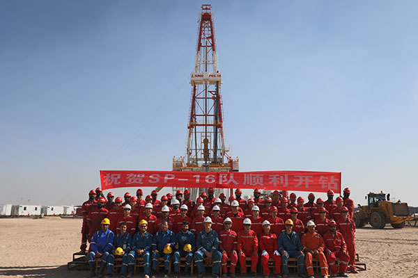 12月25日，中石化國工科威特分公司SINOPEC-16隊(duì)在科威特北部油區(qū)順利開鉆。中石化供圖