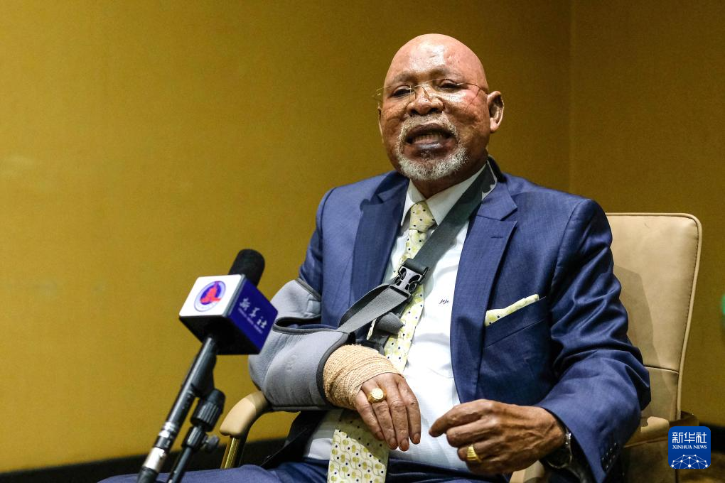 1月15日，烏干達(dá)外長奧東戈在坎帕拉舉行的不結(jié)盟運(yùn)動第19次峰會高級別官員會議期間接受新華社記者專訪。新華社發(fā)（阿佳拉·納瓦達(dá)攝）