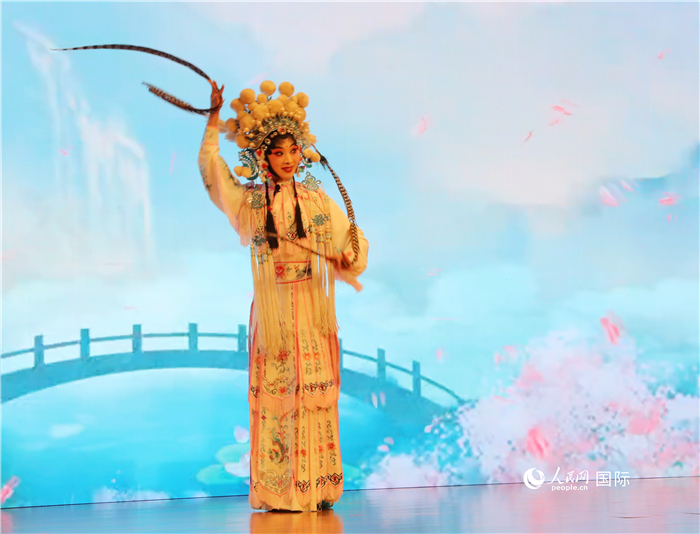 四川省成都市川劇研究院帶來了精彩的川劇演出。人民網(wǎng)記者 李志偉攝