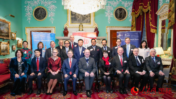 圖為2024 年倫敦金融城中國新年慈善酒會(huì)現(xiàn)場。人民網(wǎng) 郭錦標(biāo)攝