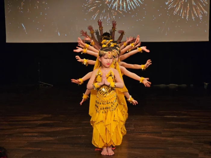 舞蹈《千手觀音》。中國駐瑞典大使館供圖。