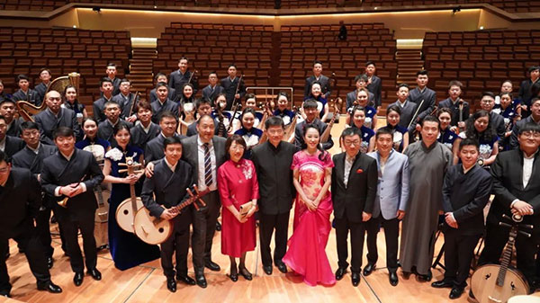 “”天地永樂·中國節(jié)“”音樂會演出人員合影。中國駐德國大使館供圖