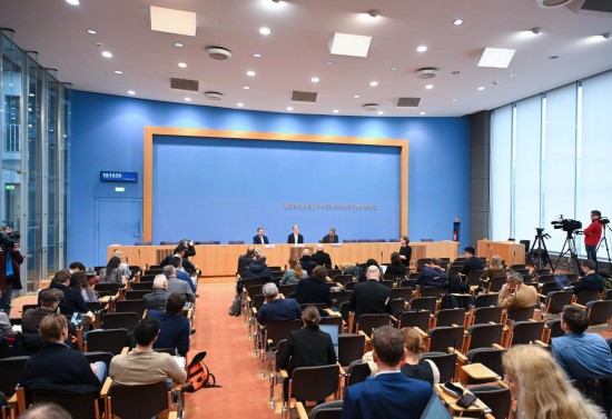 這是2月12日在德國柏林拍攝的《2024年慕尼黑安全報(bào)告》發(fā)布現(xiàn)場。新華社記者 任鵬飛 攝