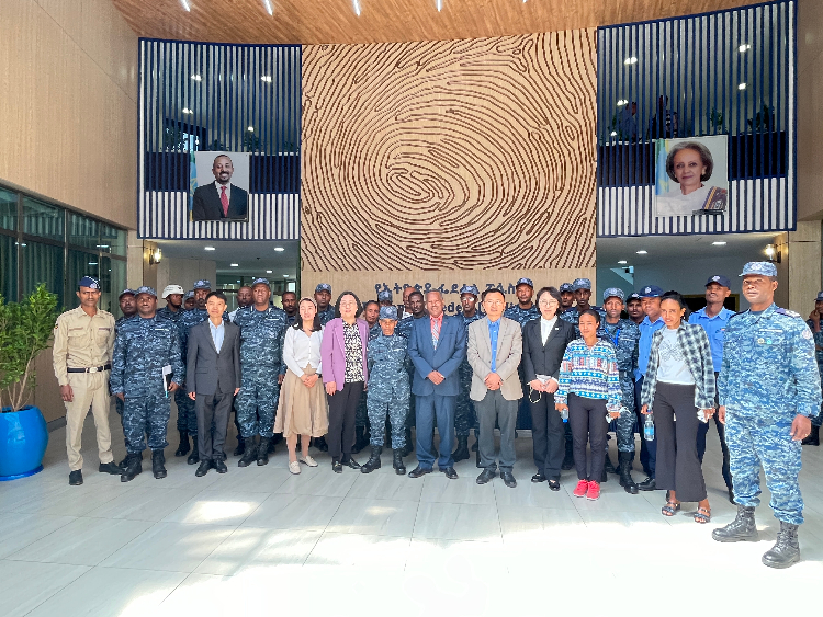 圖為埃塞俄比亞聯(lián)邦警察中文培訓(xùn)班開班儀式現(xiàn)場(chǎng)。亞的斯亞貝巴大學(xué)孔子學(xué)院供圖