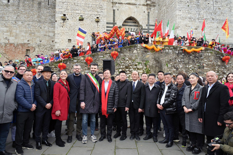 參與活動嘉賓合影。主辦方供圖