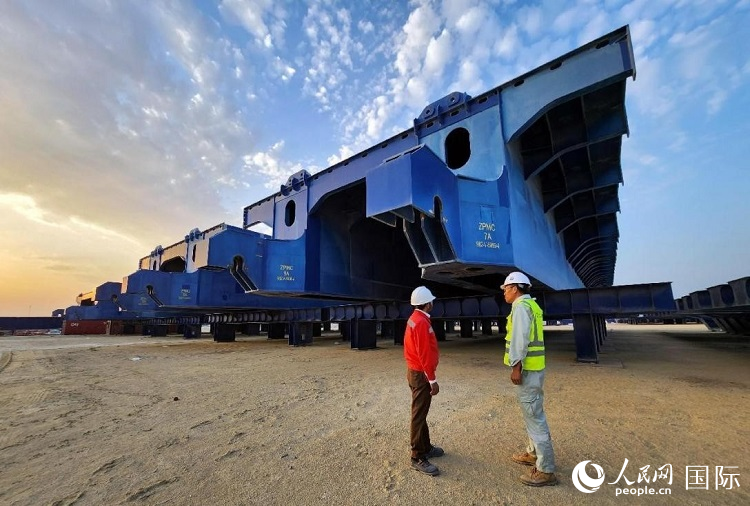 全球最大升船機(jī)平臺(tái)。人民網(wǎng)記者管克江攝