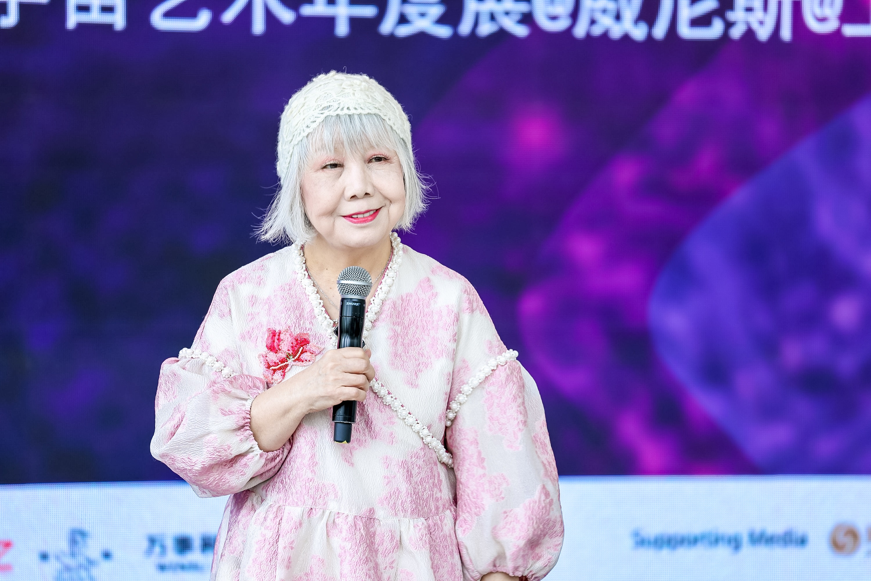 圖3：資深策展人、藝評家、臺北實踐大學教授陸蓉之致辭（圖片：鳳凰中心）