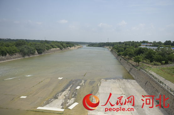 黃壁莊水庫(kù)正在按計(jì)劃預(yù)泄庫(kù)容。人民網(wǎng)祝龍超攝