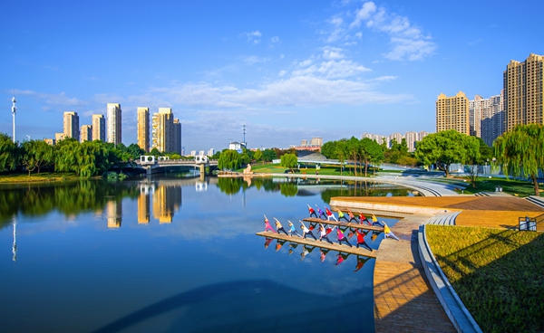 漫步街頭，科產(chǎn)城人融合的理念貫穿始終。無(wú)錫高新區(qū)管委會(huì)供圖