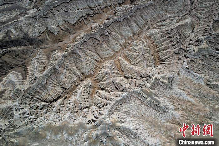 4月5日，西藏阿里札達(dá)土林。(無(wú)人機(jī)照片) 李林 攝