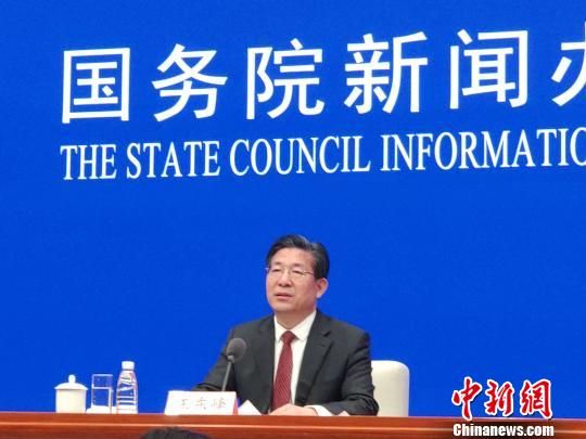 河北省委書記、省人大常委會主任王東峰答記者問　郭超凱　攝