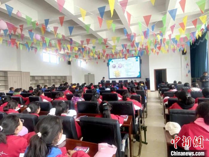 九三學(xué)社社員3年援藏路:把優(yōu)質(zhì)教育資源帶到“世界屋脊”