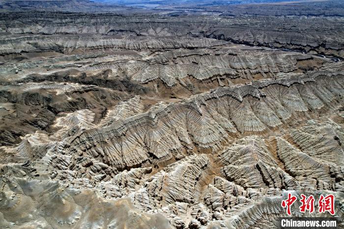 4月5日，西藏阿里札達土林。(無人機照片) 李林 攝