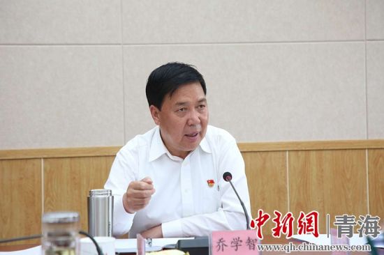 圖為黃南州州長喬學(xué)智講話。黃宣攝