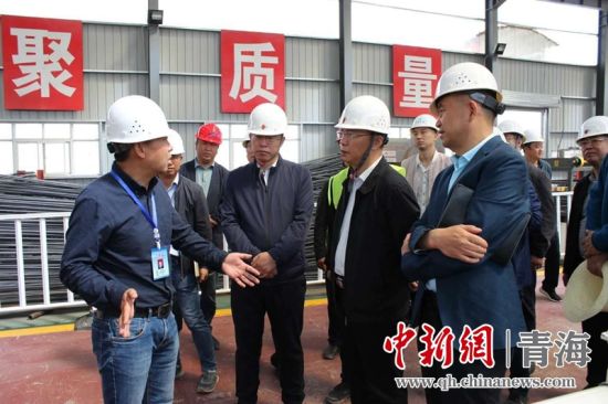 圖為生態(tài)環(huán)保專項(xiàng)督查現(xiàn)場。 孫舒亞攝