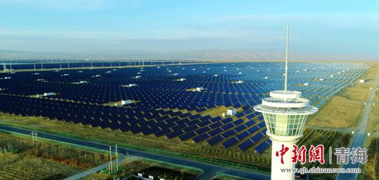 圖為青海海南光伏產(chǎn)業(yè)園區(qū)。王國棟攝