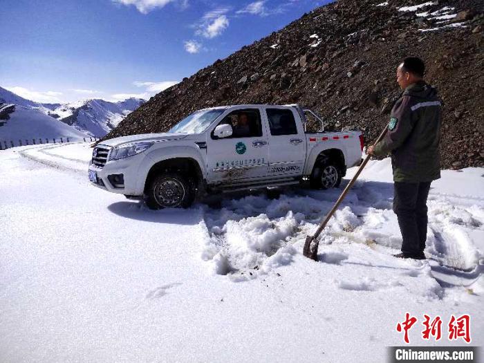 圖為管護(hù)員的工作日常。受訪者供圖