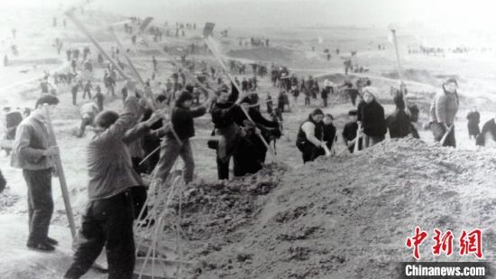 圖為開山治水。(資料圖) 青海省水利廳 供圖