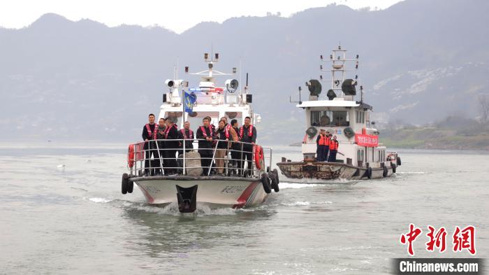 聯(lián)合巡江守護(hù)活動現(xiàn)場。　江安縣融媒體中心 攝