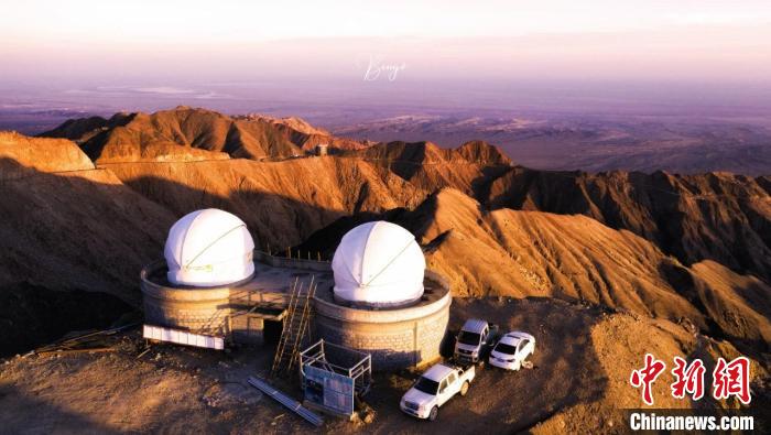 圖為青海冷湖賽什騰山天文臺址日落?！『槲腻?攝