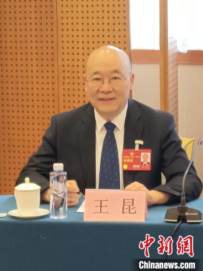 圖為全國(guó)政協(xié)委員，農(nóng)工黨青海省委會(huì)主委王昆?！∈茉L者供圖