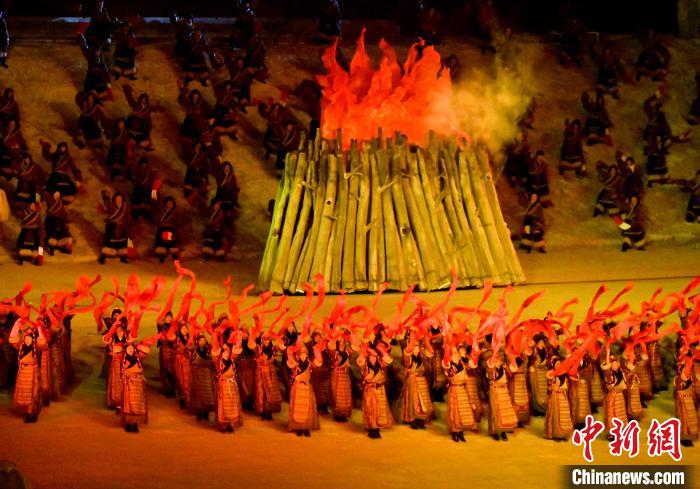 3月17日，西藏拉薩，《文成公主》大型史詩(shī)劇演出現(xiàn)場(chǎng)。　李林 攝