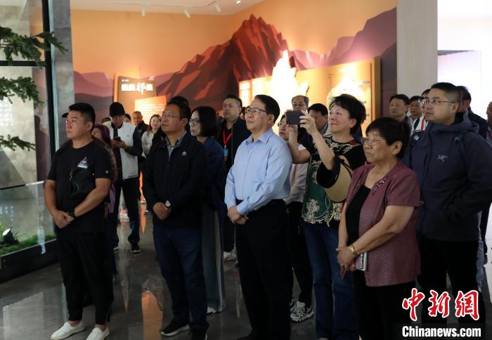 圖為臺商參訪祁連山國家公園生態(tài)科普館。　薛蒂 攝